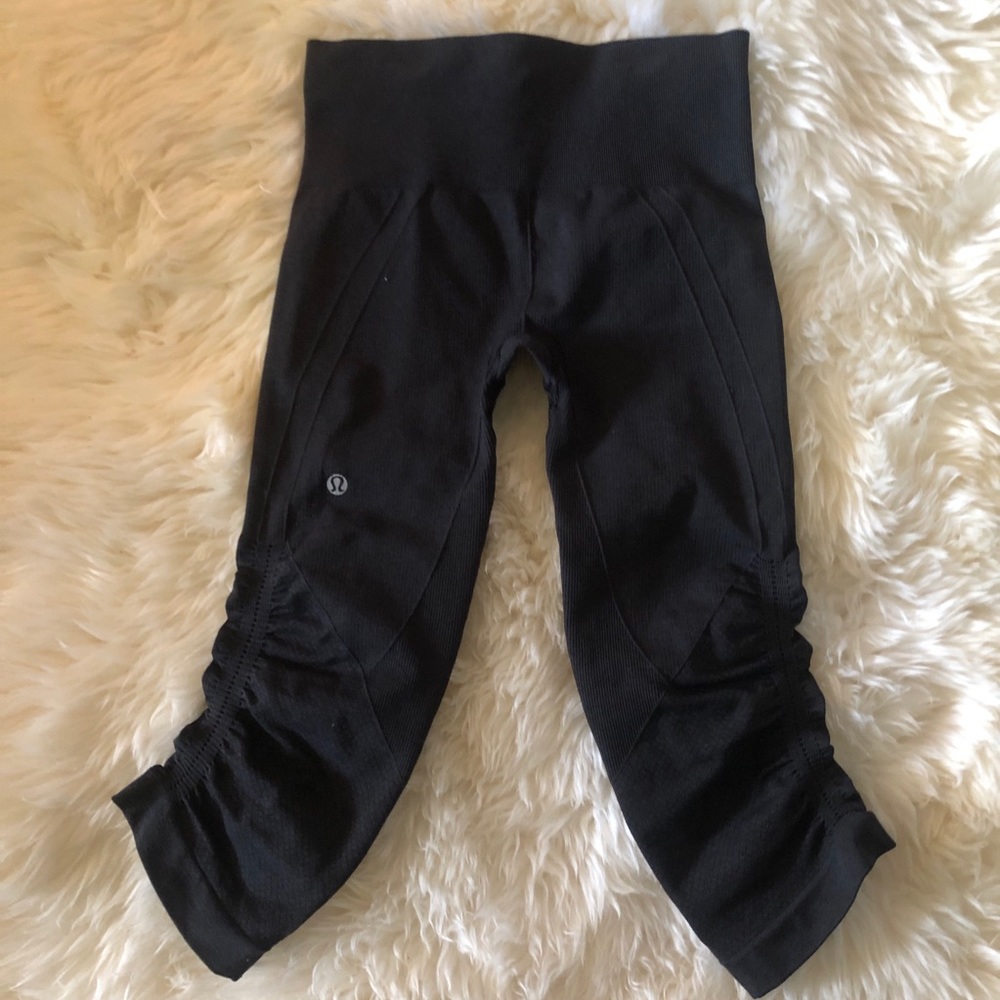 Lululemon scrunched crop leggings